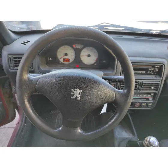 PEUGEOT 106 (S2) '2004 1.4 GRANATE