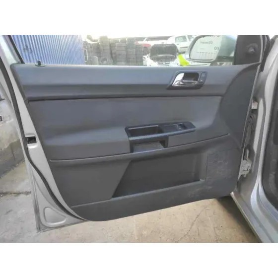 VOLKSWAGEN POLO (9N3) '2006 * PLATA