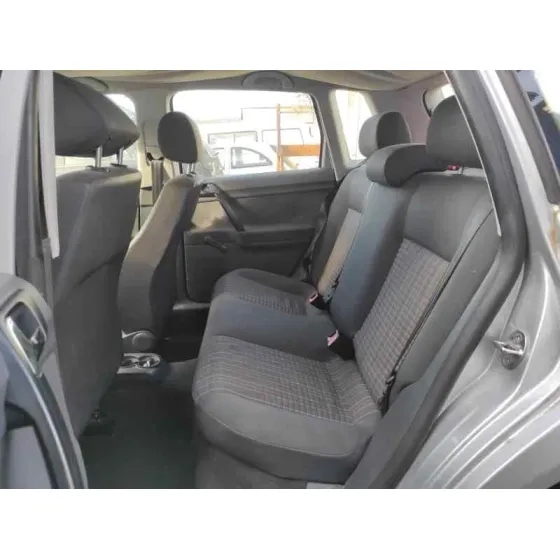 VOLKSWAGEN POLO (9N3) '2006 * PLATA