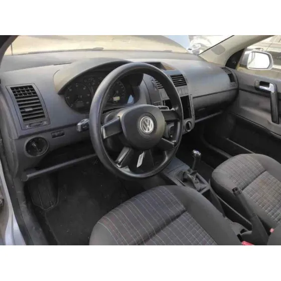 VOLKSWAGEN POLO (9N3) '2006 * PLATA