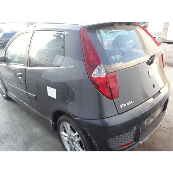 FIAT PUNTO BERLINA (188) '2004 1.4 NEGRO
