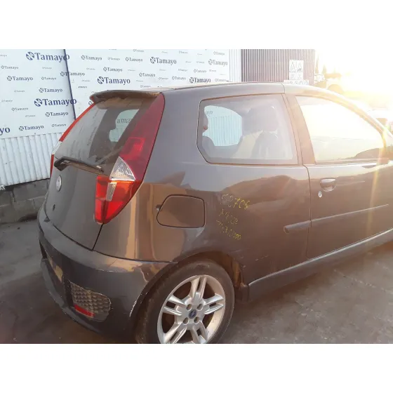 FIAT PUNTO BERLINA (188) '2004 1.4 NEGRO