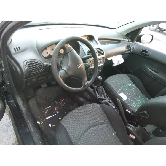 PEUGEOT 206 BERLINA '2004 1.4 NEGRO