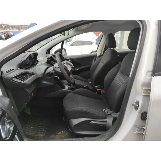 PEUGEOT 208 '2016 * BLANCO