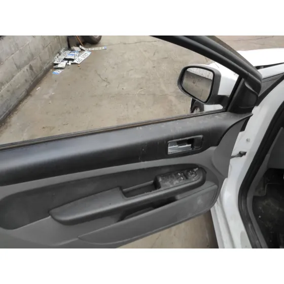 FORD FOCUS BERLINA (CAP) '2009 1.8 TDCI TURBODIESEL CAT BLANCO
