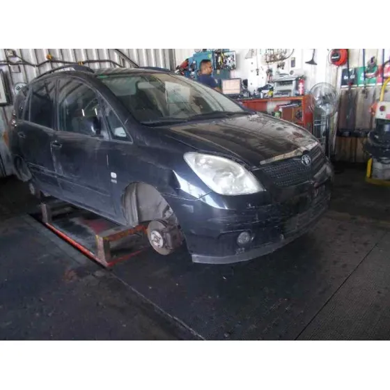 TOYOTA COROLLA VERSO (E12) '2002 1.8 16V CAT NEGRO