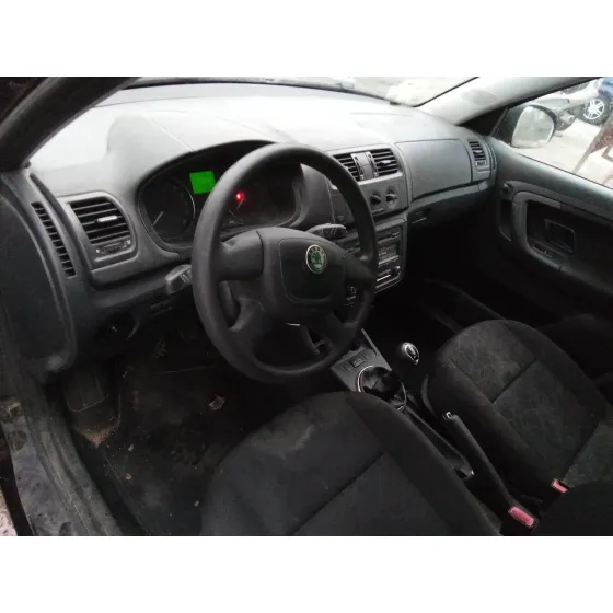 SKODA FABIA (5J2 ) '2012 1.6 TDI NEGRO