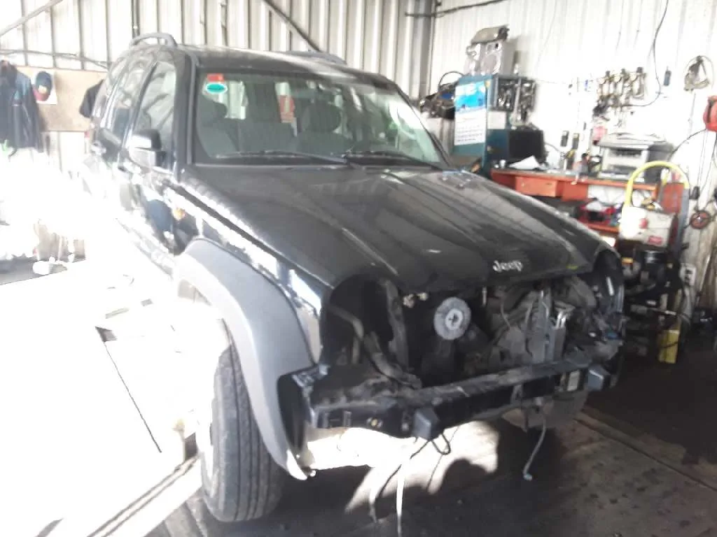 CHRYSLER JEEP CHEROKEE (KJ) '2003 2.5 CRD CAT NEGRO