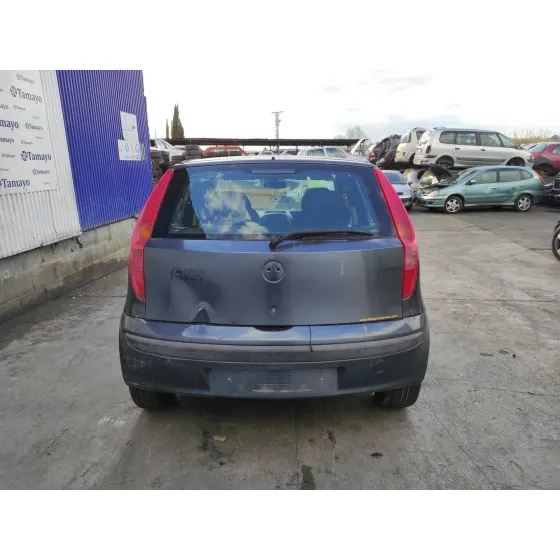 FIAT PUNTO BERLINA (188) '2002 * GRIS