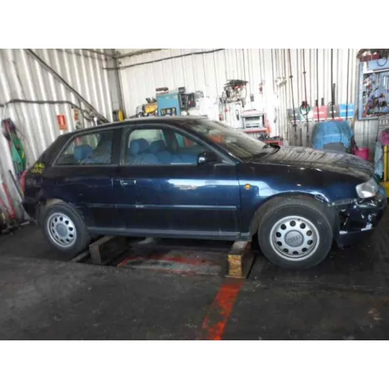 AUDI A3 (8L) '1999 1.6 AZUL OSCURO