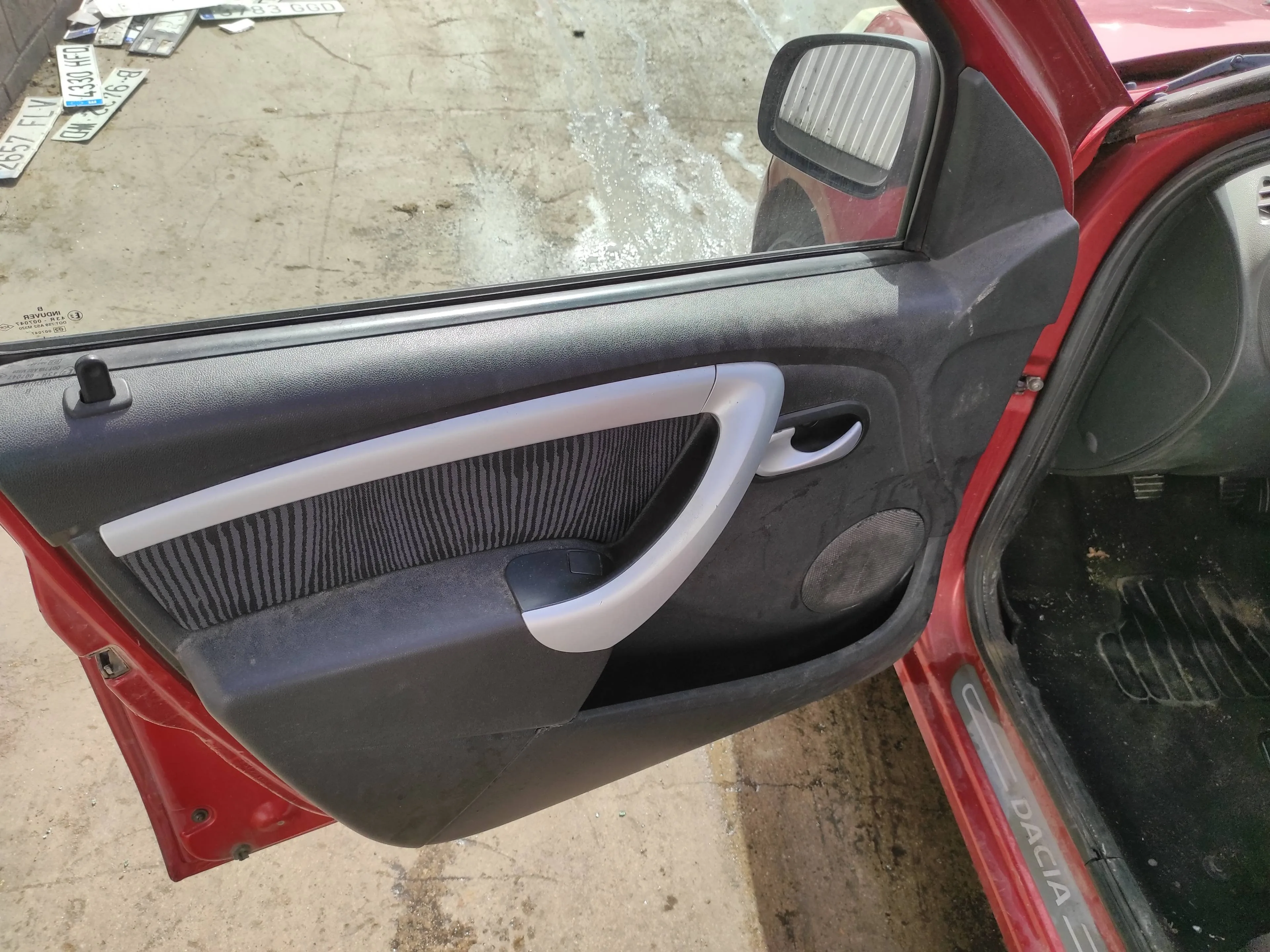 DACIA SANDERO DACIA SANDERO '2011 1.2 16V CAT GRANATE 2008