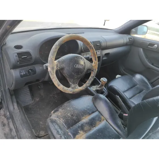 AUDI A3 (8L) '1999 * NEGRO