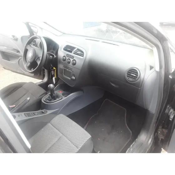 SEAT LEON (1P1) '2008 1.9 TDI NEGRO
