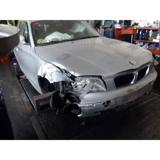 BMW SERIE 1 BERLINA (E81/E87) '2006 2.0 16V DIESEL CAT PLATA