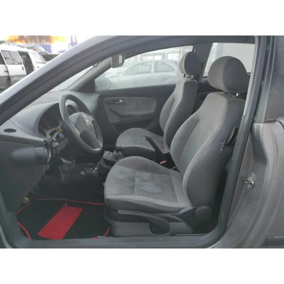 SEAT IBIZA (6L1) '2004 * GRIS OSCURO