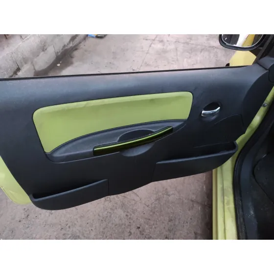 CITROEN C2 '2005 1.1 AMARILLO