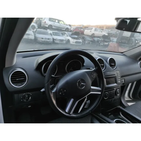 MERCEDES CLASE M (W164) '2011 ML 300 CDI BE 4-MATIC (164.121) BLANCO