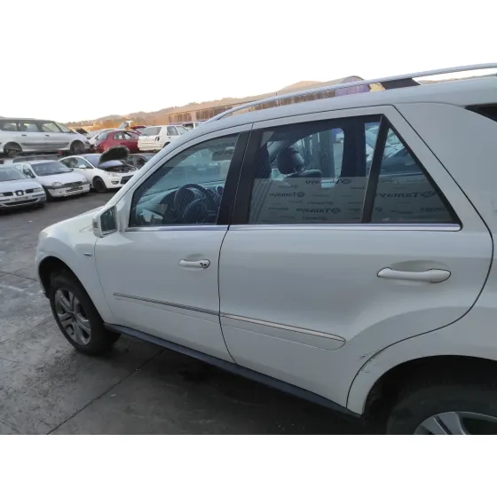 MERCEDES CLASE M (W164) '2011 ML 300 CDI BE 4-MATIC (164.121) BLANCO