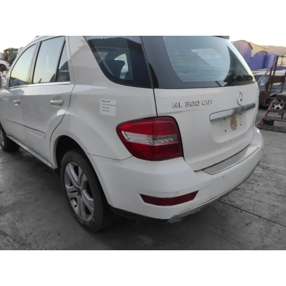 MERCEDES CLASE M (W164) '2011 ML 300 CDI BE 4-MATIC (164.121) BLANCO
