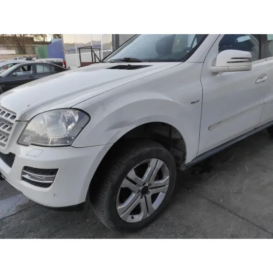 MERCEDES CLASE M (W164) '2011 ML 300 CDI BE 4-MATIC (164.121) BLANCO