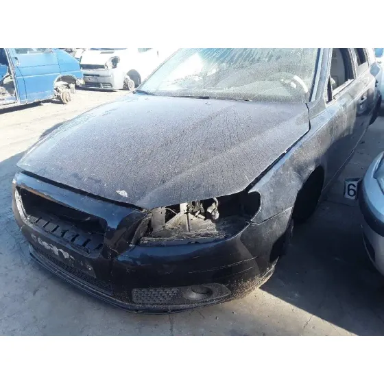 VOLVO V70 FAMILIAR '2008 2.0 DIESEL CAT NEGRO