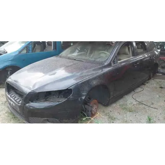 VOLVO V70 FAMILIAR '2008 2.0 DIESEL CAT NEGRO
