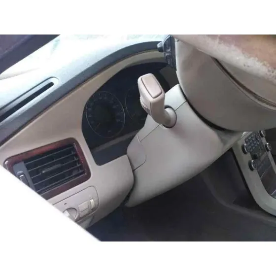 VOLVO V70 FAMILIAR '2008 2.0 DIESEL CAT NEGRO