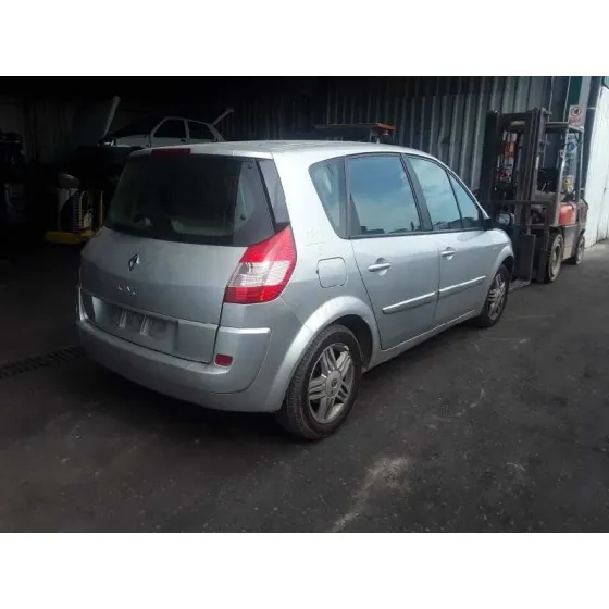 RENAULT MEGANE II BERLINA 5P '2005 1.9 DCI DIESEL PLATA