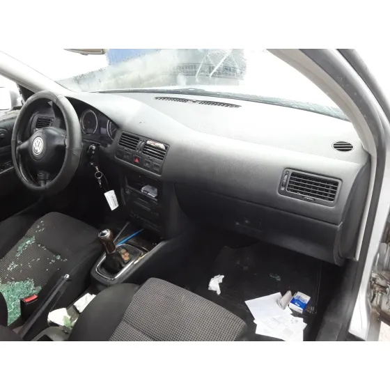 VOLKSWAGEN BORA BERLINA (1J2) '2001 1.9 TDI PLATA