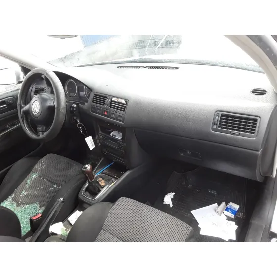 VOLKSWAGEN BORA BERLINA (1J2) '2001 1.9 TDI PLATA