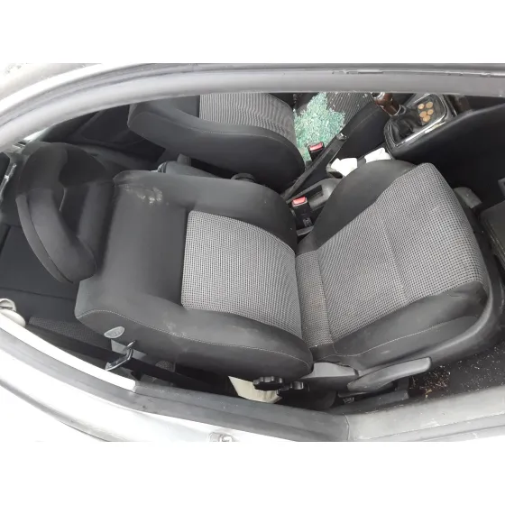 VOLKSWAGEN BORA BERLINA (1J2) '2001 1.9 TDI PLATA