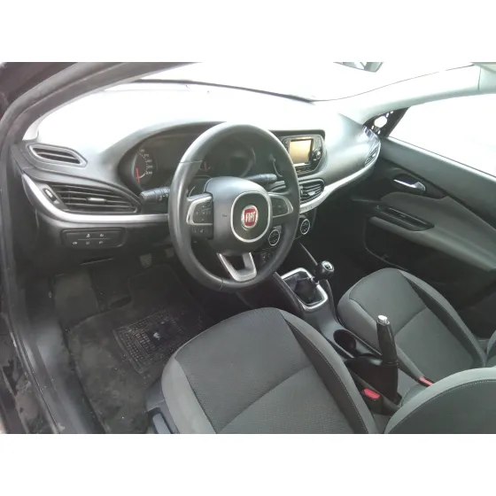 FIAT TIPO II (357) BERLINA '2018 1.6 JTDM 16V NEGRO