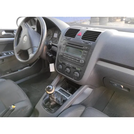 VOLKSWAGEN GOLF V BERLINA (1K1) '2004 1.6 16V FSI NEGRO