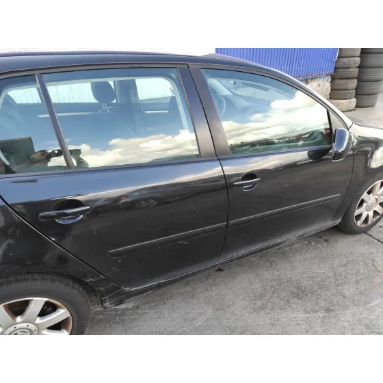 VOLKSWAGEN GOLF V BERLINA (1K1) '2004 1.6 16V FSI NEGRO