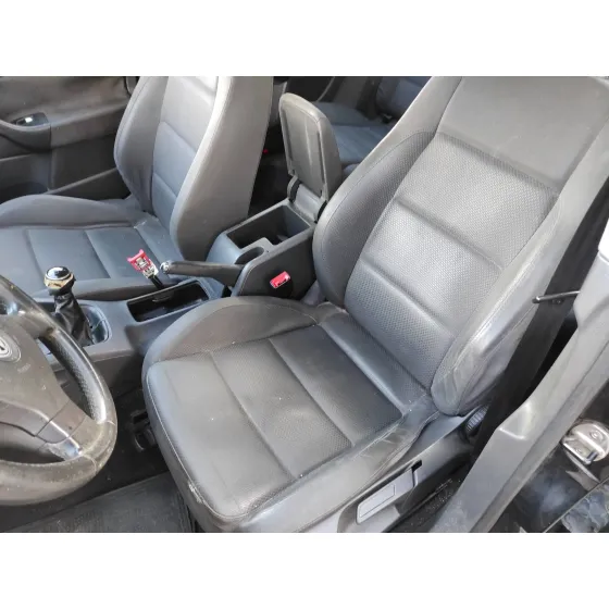 VOLKSWAGEN GOLF V BERLINA (1K1) '2004 1.6 16V FSI NEGRO