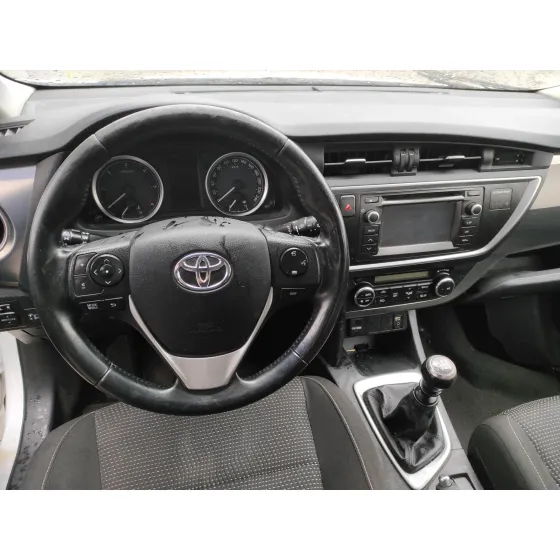 TOYOTA AURIS '2013 1.4 TURBODIESEL CAT BLANCO