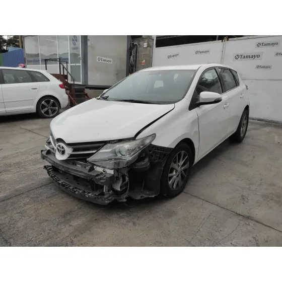 TOYOTA AURIS '2013 1.4 TURBODIESEL CAT BLANCO