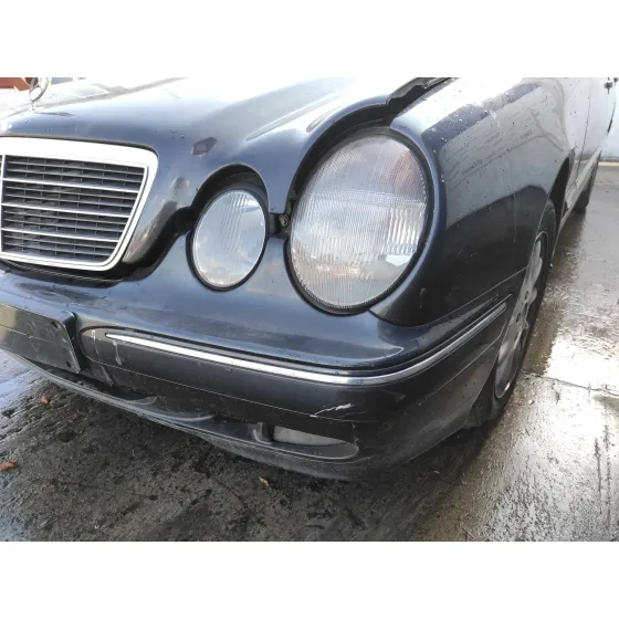 MERCEDES CLASE E (W210) BERLINA DIESEL '2000 2.2 CDI CAT NEGRO