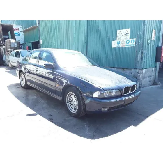 BMW SERIE 5 BERLINA (E39) '1996 523I AZUL OSCURO