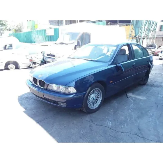 BMW SERIE 5 BERLINA (E39) '1996 523I AZUL OSCURO