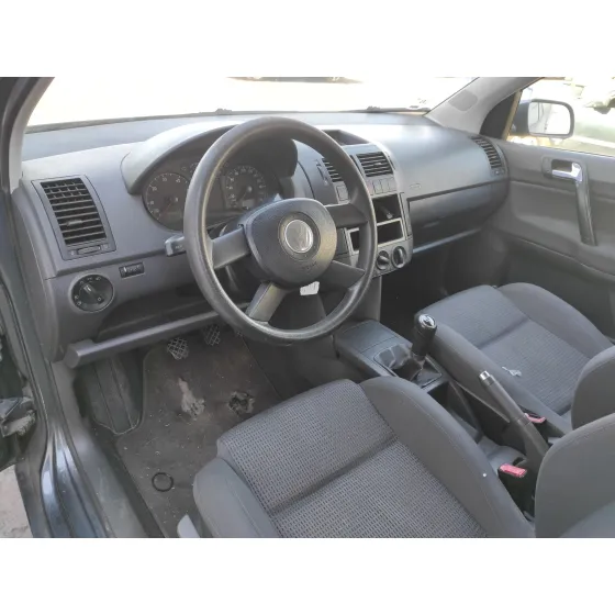 VOLKSWAGEN POLO (9N1) '2005 * LILA