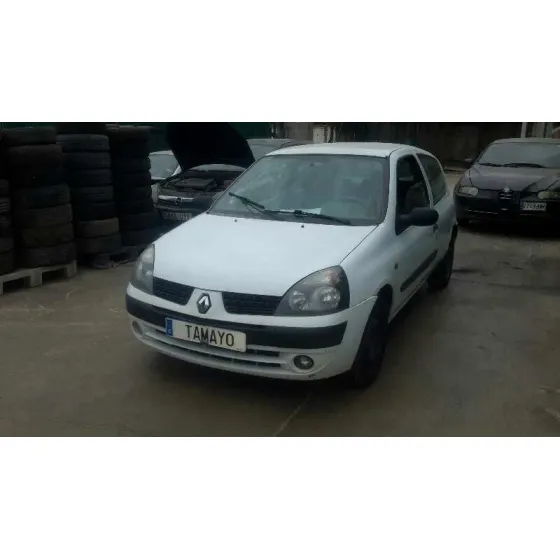 RENAULT CLIO II FASE II (B/CB0) '2002 1.5 DCI DIESEL BLANCO