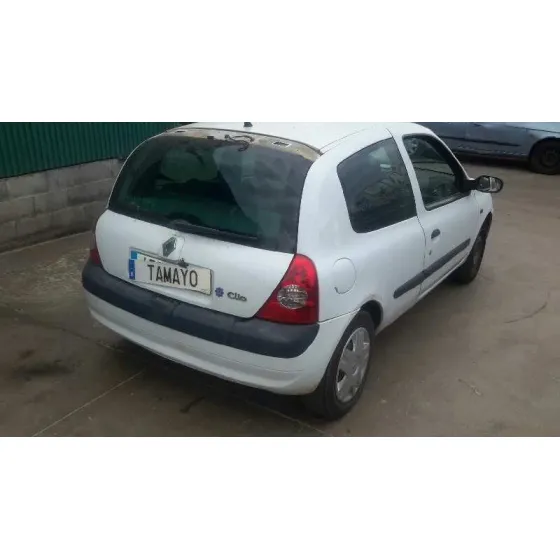 RENAULT CLIO II FASE II (B/CB0) '2002 1.5 DCI DIESEL BLANCO