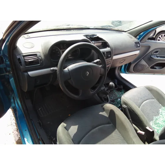 RENAULT CLIO II FASE II (B/CB0) '2002 1.5 DCI DIESEL AZUL