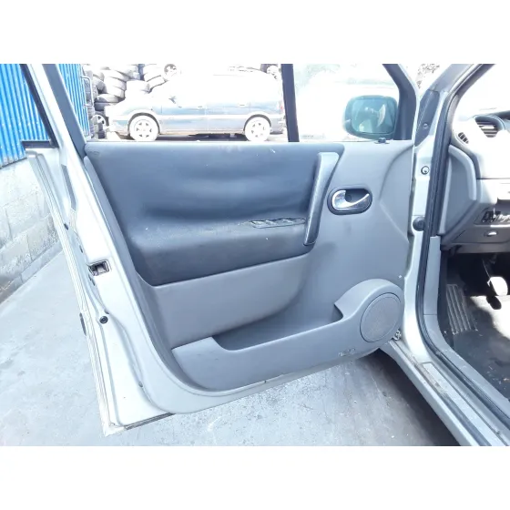 RENAULT SCENIC II '2006 1.5 DCI PLATA