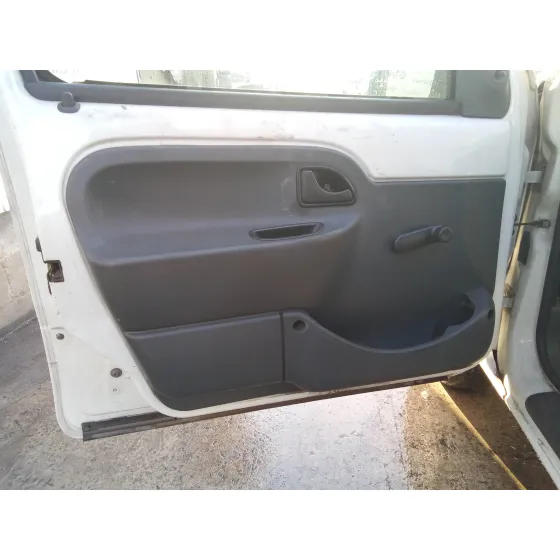 RENAULT KANGOO (F/KC0) '2001 1.9 DIESEL BLANCO