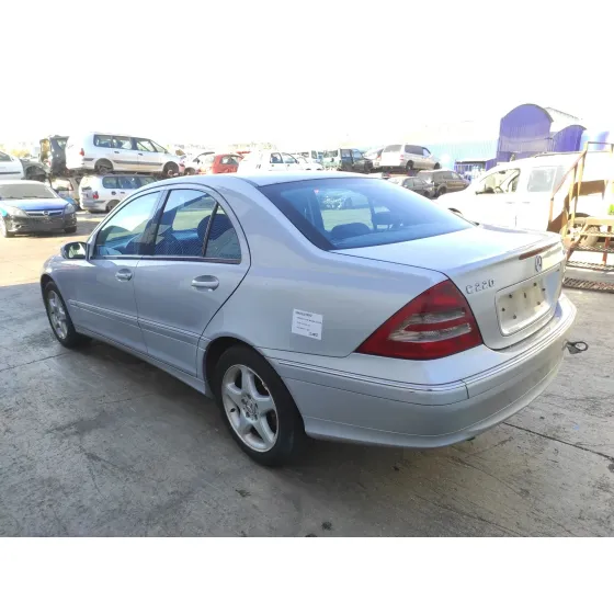 MERCEDES CLASE C (W203) BERLINA '2002 2.2 CDI CAT PLATA