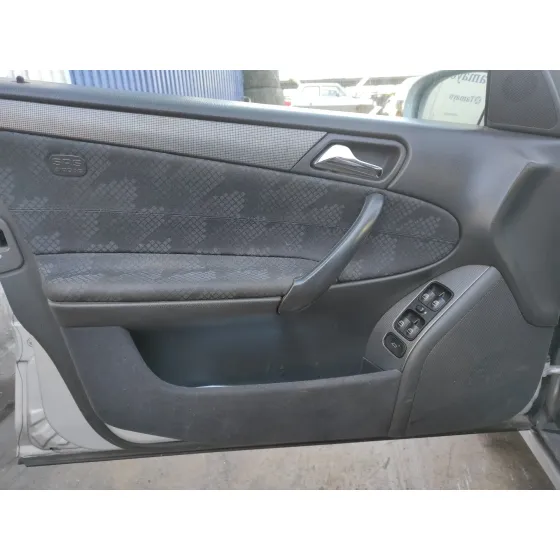 MERCEDES CLASE C (W203) BERLINA '2002 2.2 CDI CAT PLATA