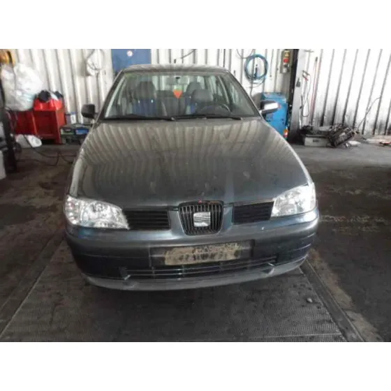 SEAT IBIZA (6K1) '2001 1.4 GRIS OSCURO