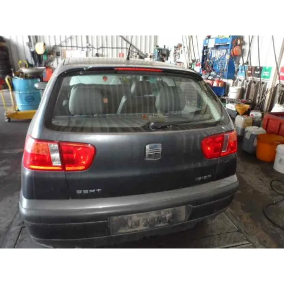 SEAT IBIZA (6K1) '2001 1.4 GRIS OSCURO